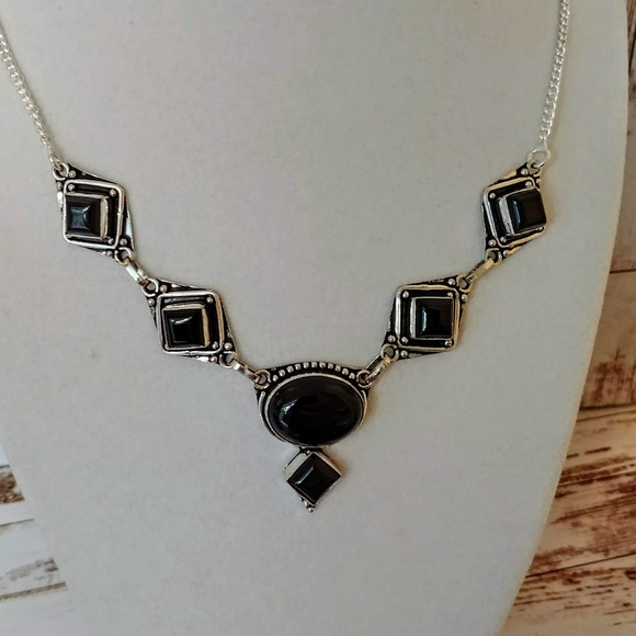 Jewelry - Geometric Black Onyx Necklace